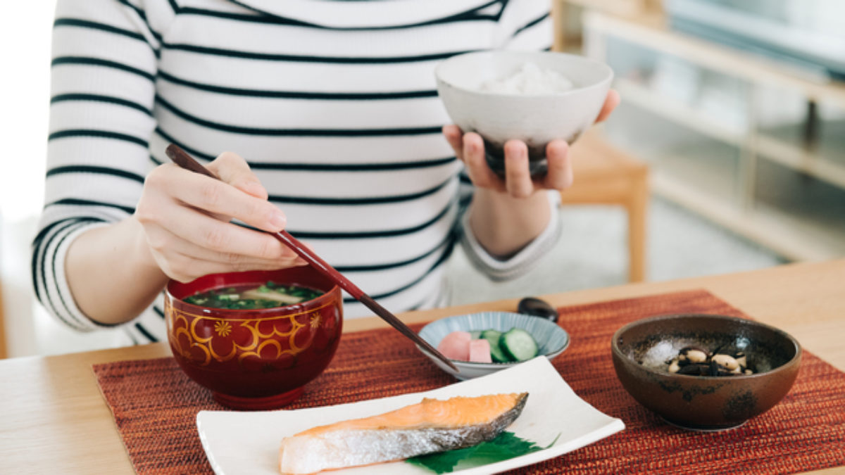 朝食抜くと体重増加 体内時計の異常が影響 名古屋大学が解明 大学ジャーナルオンライン