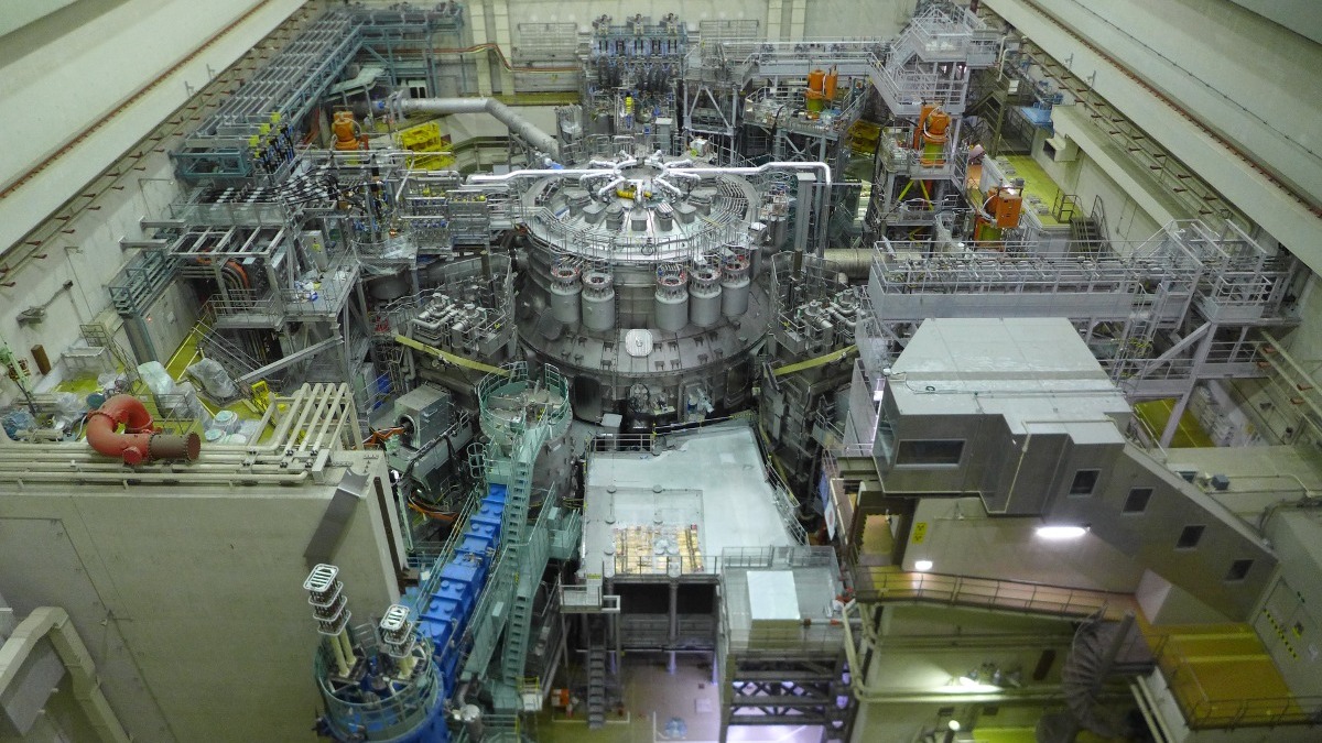 実装可能なエネルギ-技術で築く未来 骨太のエネルギ-ロ-ドマップ２  /化学工業社/化学工学会（単行本） フュージョン（核融合）エネルギーの実現に向けた大きな一歩
