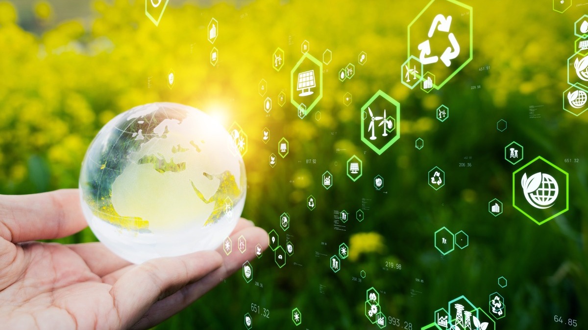 成長分野をけん引する高度専門人材育成、進む「デジタル」に対し