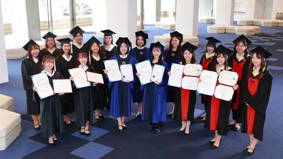 昭和女子大学 2024年度は3大学21名がダブル・ディグリー・プログラム修了 ビジネスデザイン学科は初の修了者が2名誕生 - 大学ジャーナルオンライン